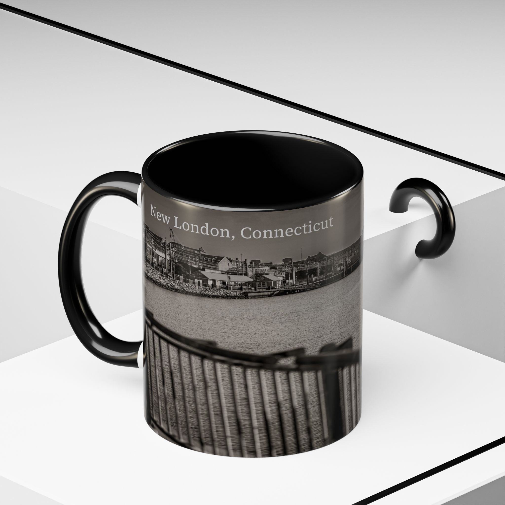 New London Thames River Photo Accent Coffee Mug – Black & White Waterfront Scene (11/15 oz)