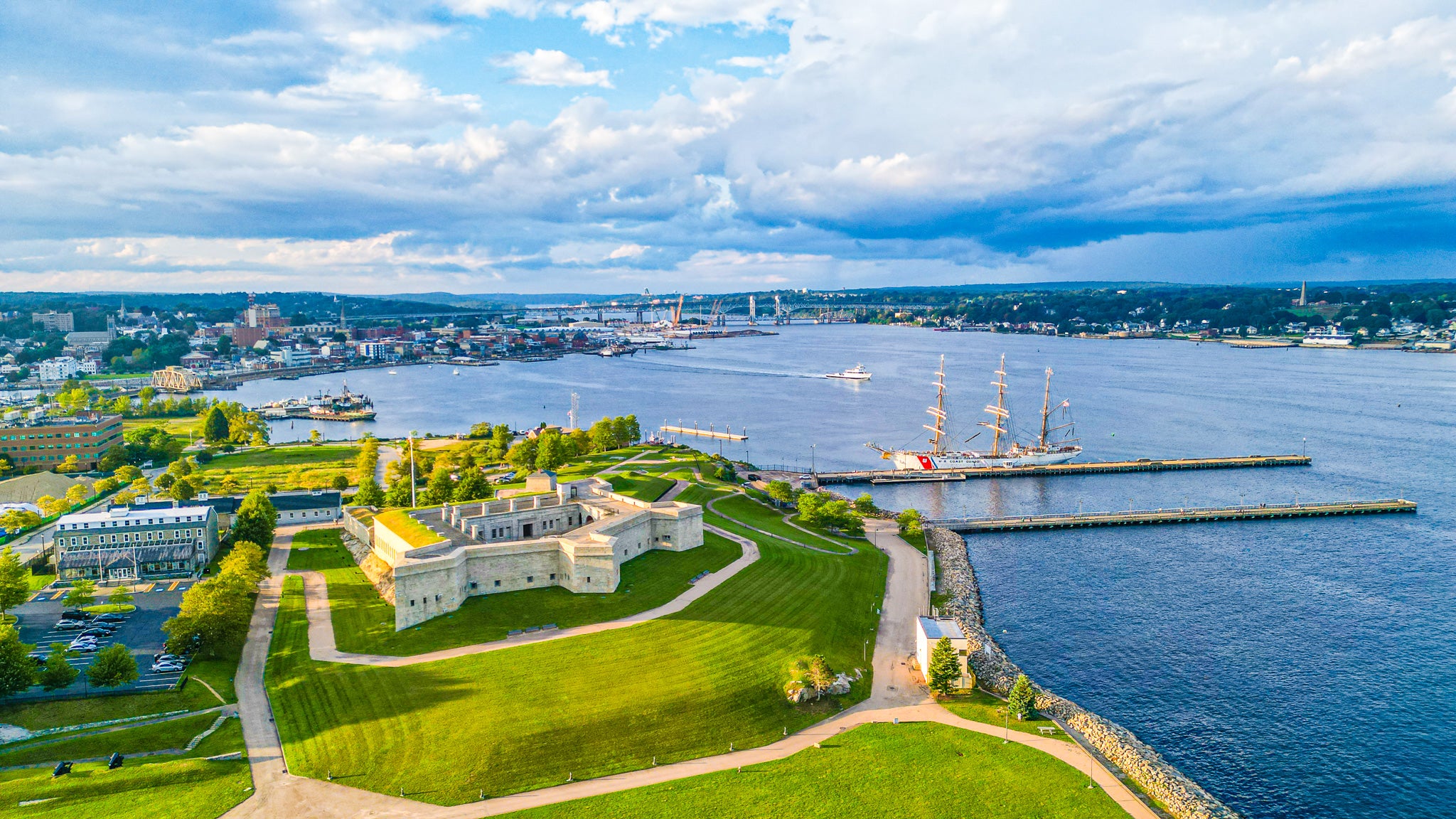 Fort Trumbull - New London, Connecticut Thames Rivers Mug – Scenic Waterfront Aerial Print (11oz & 15oz)